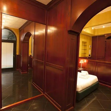 Casa Milano- Apartments And Rooms-2